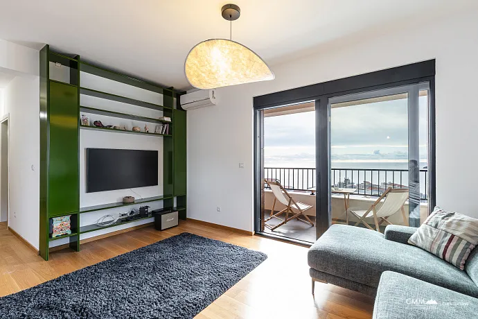  luxurious two-bedroom apartment with a sea view in Bečići.