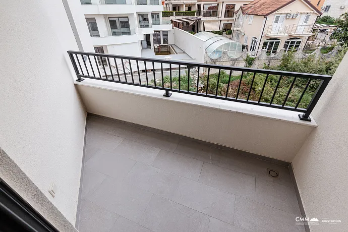 Modern Studio Apartment with a Stunning View of Nature