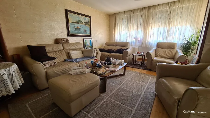 House in a quiet area of ​​Budva overlooking the sea.