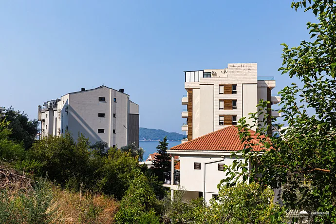 Spacious  1-Bedroom Apartment in Rafailovići