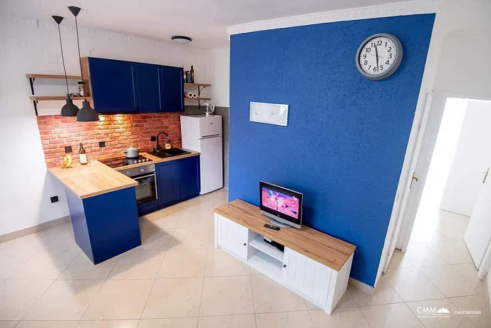 One-bedroom apartment by the sea