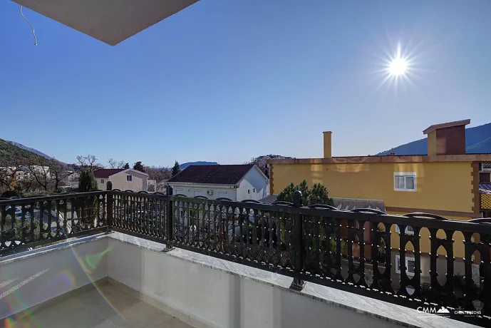 # 6566 apartments in a newly built building in the center of Budva