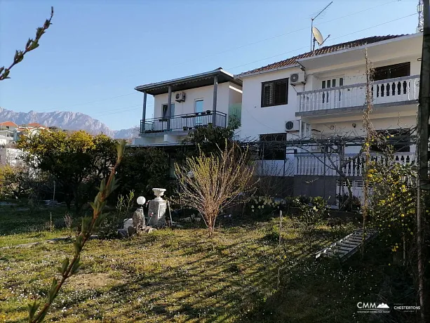 Two houses with a plot 