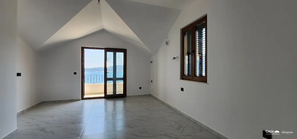 Spacious and bright apartments with panoramic sea views