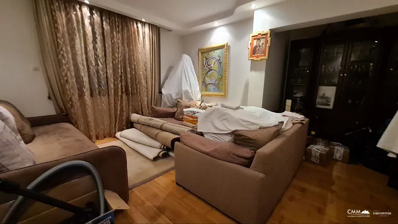 House in a quiet area of ​​Budva overlooking the sea.