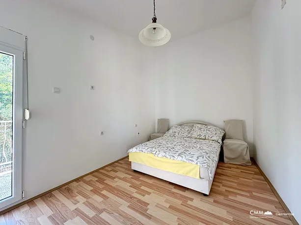 Two storey house in Dobra Voda