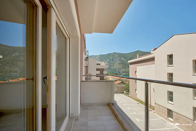 For sale apartments in a complex in Kotor with a sea view