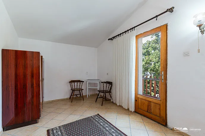 House with a terrace and sea view in Bar