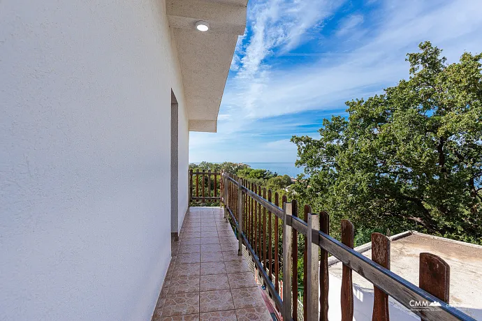 House with a terrace and sea view in Bar