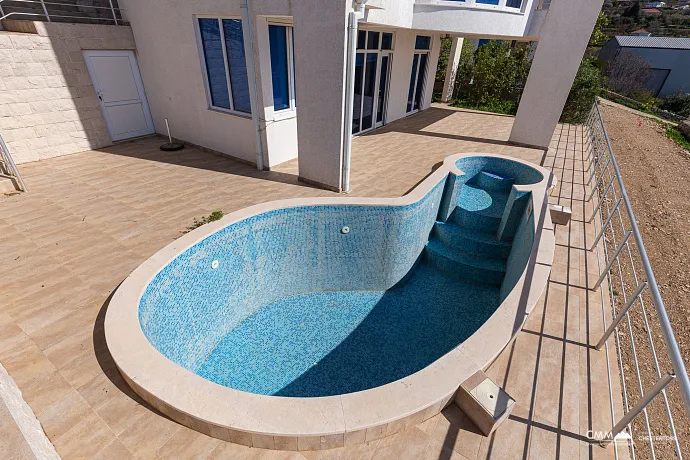 Luxurious villas in Bar