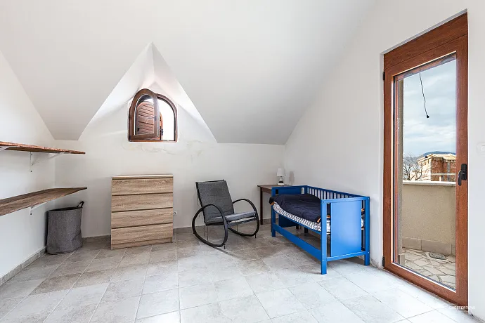 Spacious 3-Story House with Sea View in Blizikuce