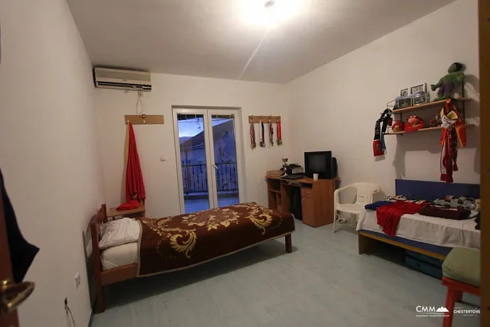 A furnished house in Topla