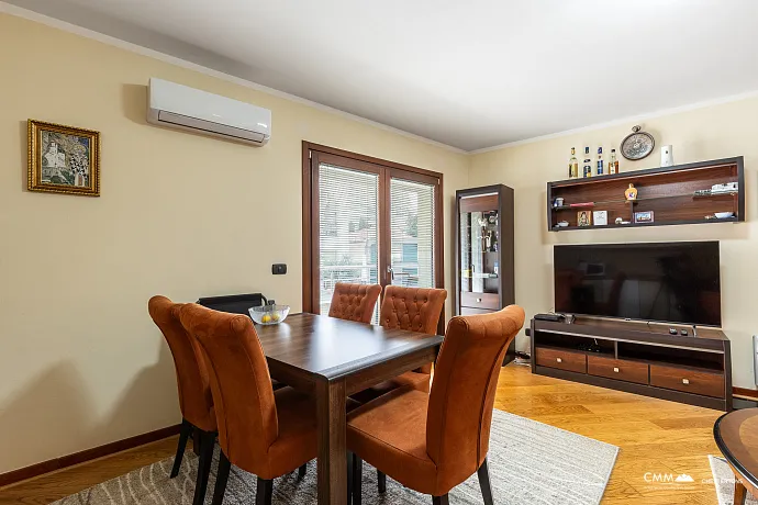 6752 Two apartments of 57 m² each in Rafailovići, first line