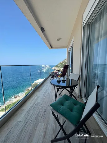 Stylish 2-Bedroom Apartment Just Steps from the Sea