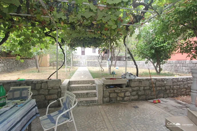 Frontline Four Bed House Near Central Kotor