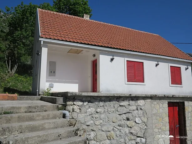 Cozy house 78m2 in Cetinje, Ugni