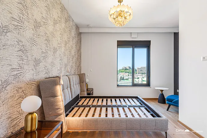 Penthouse in new building in Becici near the sea