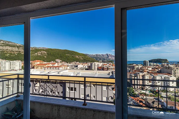 For sale apartment in Budva with a city view