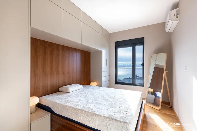  luxurious two-bedroom apartment with a sea view in Bečići.