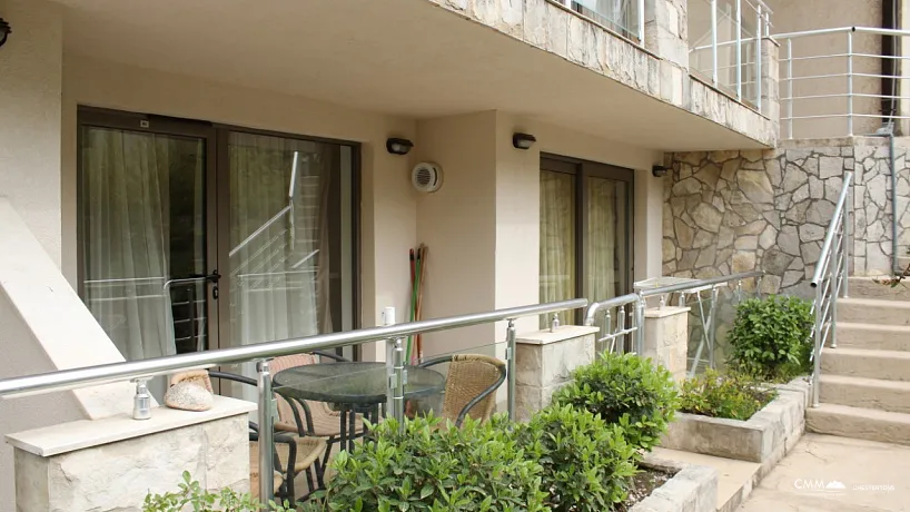 Apartment in a complex with a swimming pool