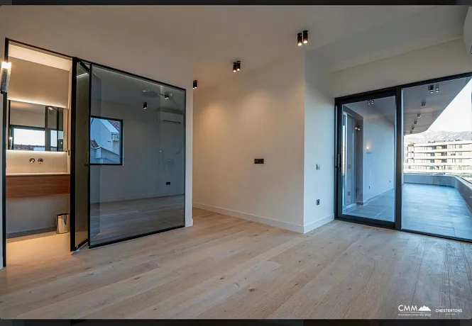 Three-bedroom apartment in Budva with a stunning view