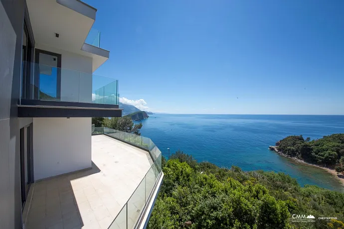 Luxurious villas in Budva