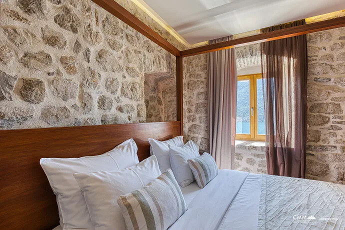 Luxury Villa with Panoramic Sea View – Elegance and Comfort Combined