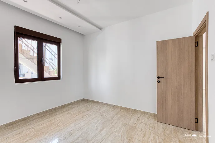 Renovated apartment in Tivat, 78 m²
