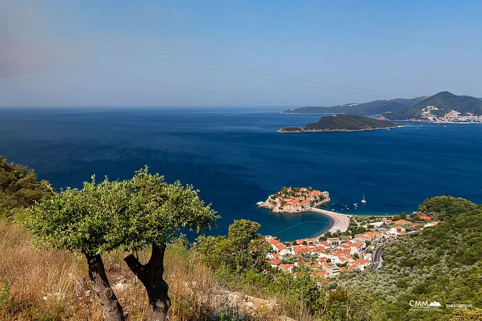 Three-bedroom apartment in a complex with a pool, Blizikuće