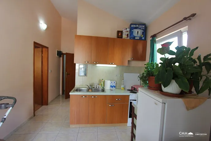 A townhouse wiht mountine view in Budva