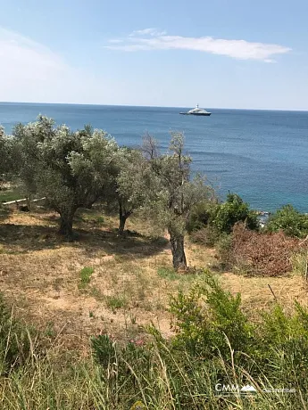 Plot in Bar, just 10m from the sea