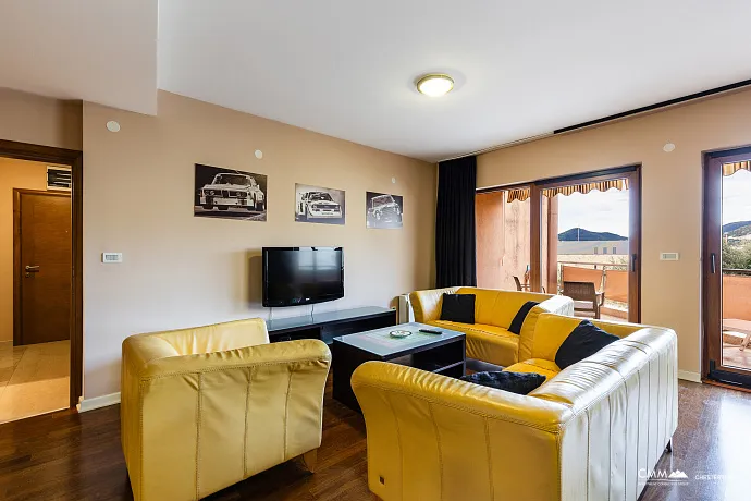 Two-Bedroom Apartment 84 m² in Pržno – Comfort and Coziness by the Sea