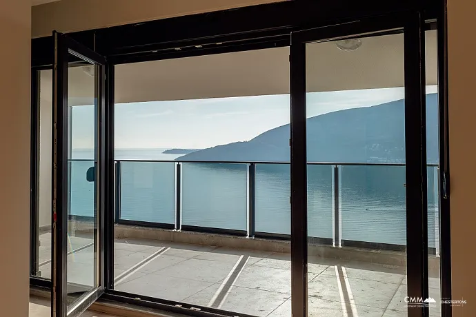 Apartments in complex with swimming pool in Herceg Novi