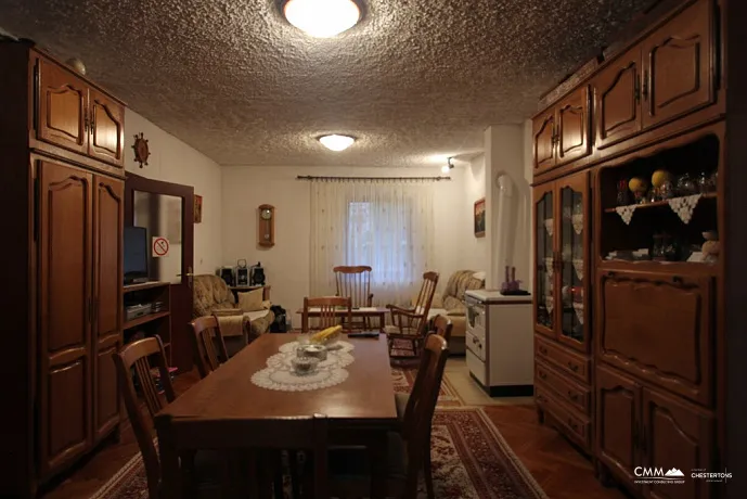 Mountain view house in Topla