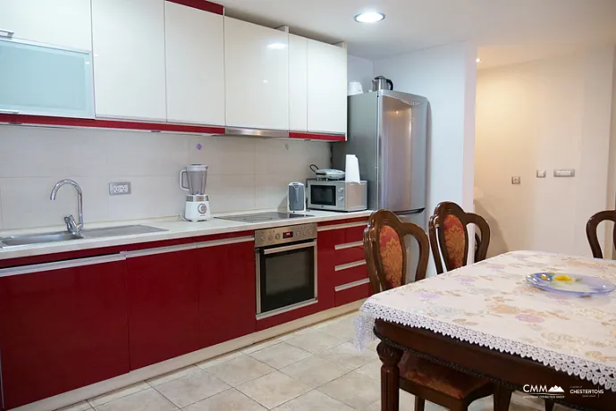 Apartment with two bedrooms and sea views in Kotor