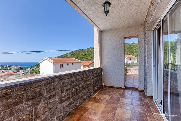 Sea view villa in Becici