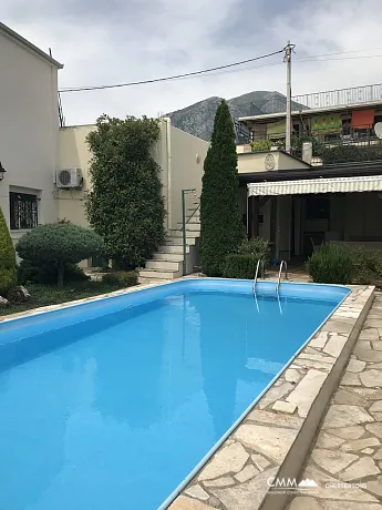 A two-storey house with sea views in Bar 