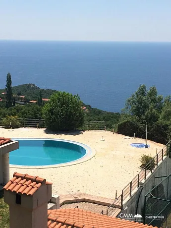 A unique villa with two swimming pools and a perfect view