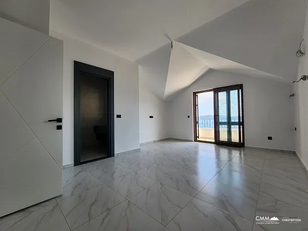 Spacious and bright apartments with panoramic sea views