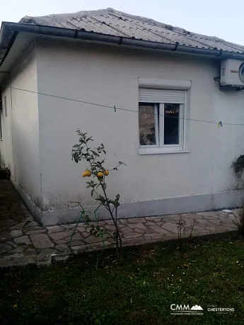 Onestory house in Prchanj with a sea view