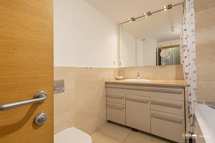 Modern, Comfortable, and Fully Equipped One-Bedroom Apartment Near the Beach