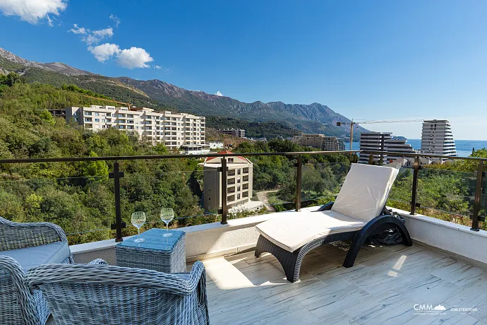 Luxury Two-Bedroom Apartment 66 m² with Panoramic Sea View