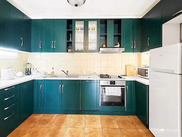 Apartment with three bedrooms and sea views, with swimming pool