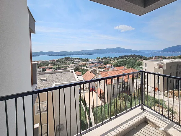 Apartments in a new complex in Tivat