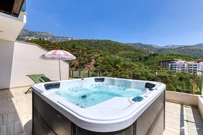 Luxury Apartment in Bečići – Comfort and Prestige Combined