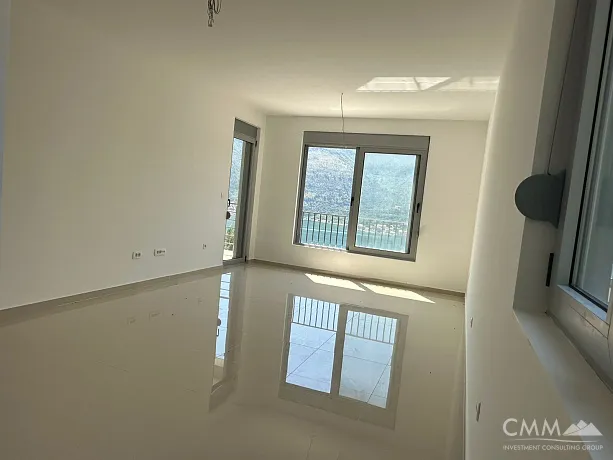 Two-bedroom apartment in Dobrota, 74 m²