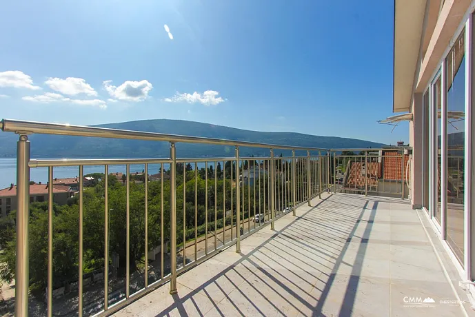 Three Bedroom Apartments with sea views in Herceg Novi, Baosici