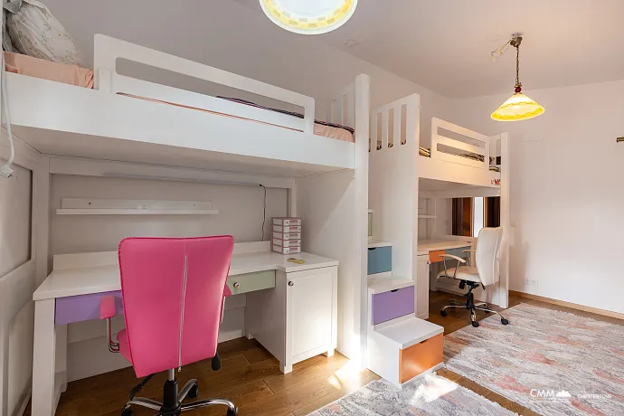 Three-storey family house in Susanj