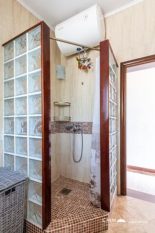 Three-storey family house in Susanj