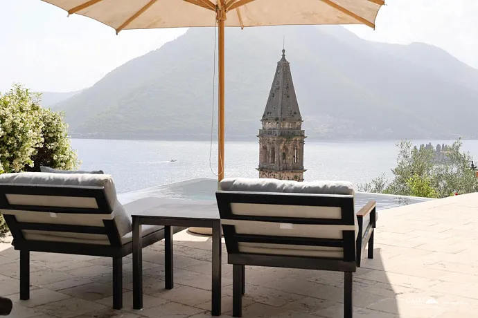 Luxury Villa with Panoramic Sea View – Elegance and Comfort Combined
